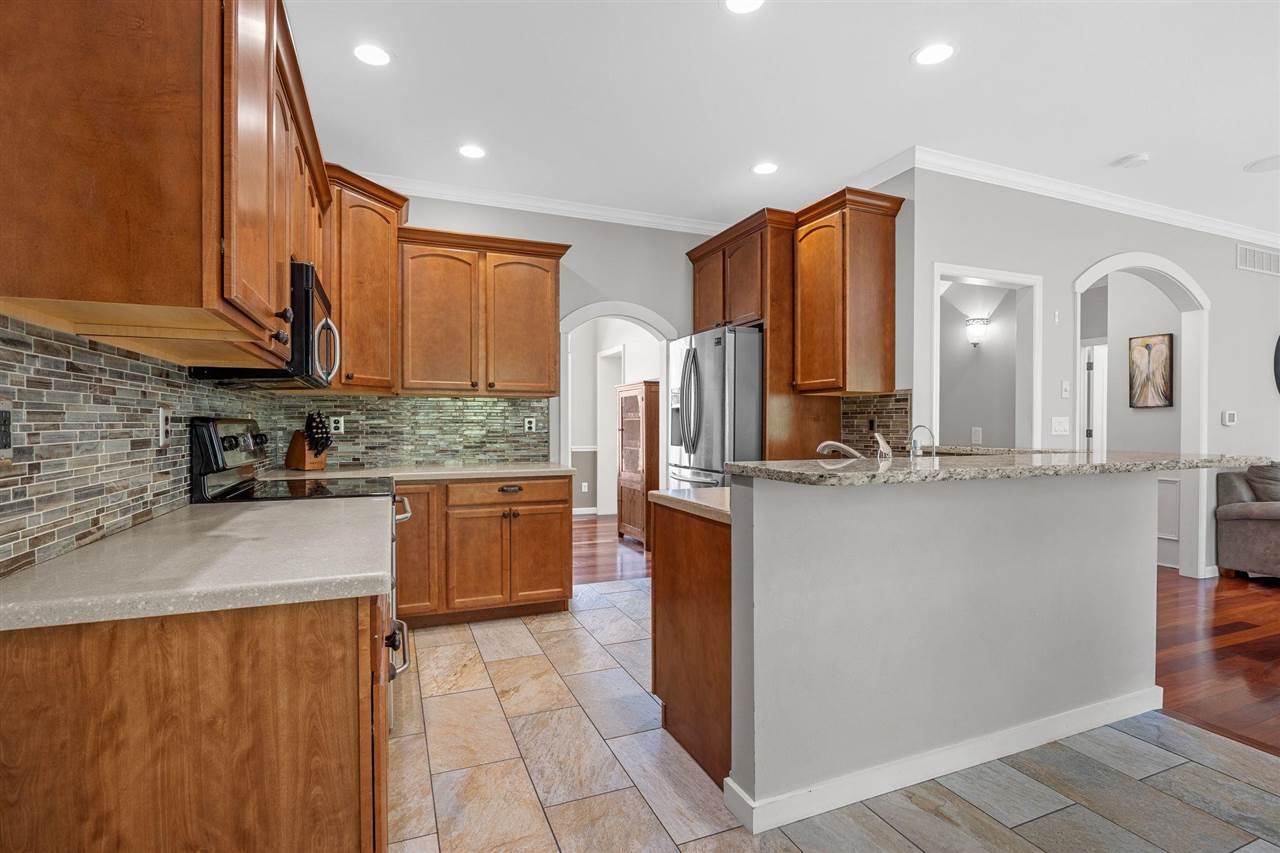 2002 Glen Oaks Ridge Coralville IA 52241