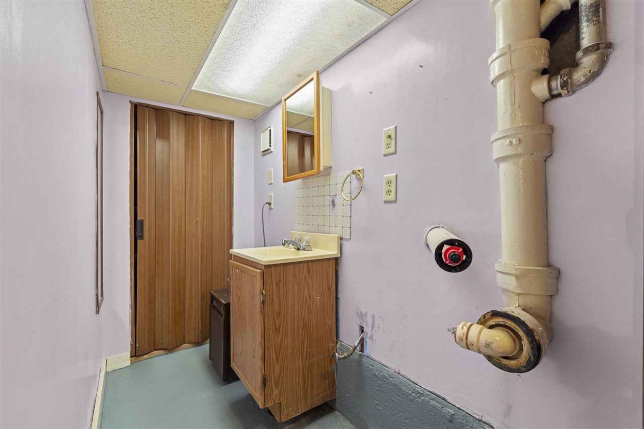 405 6th Avenue Clarence IA 52216