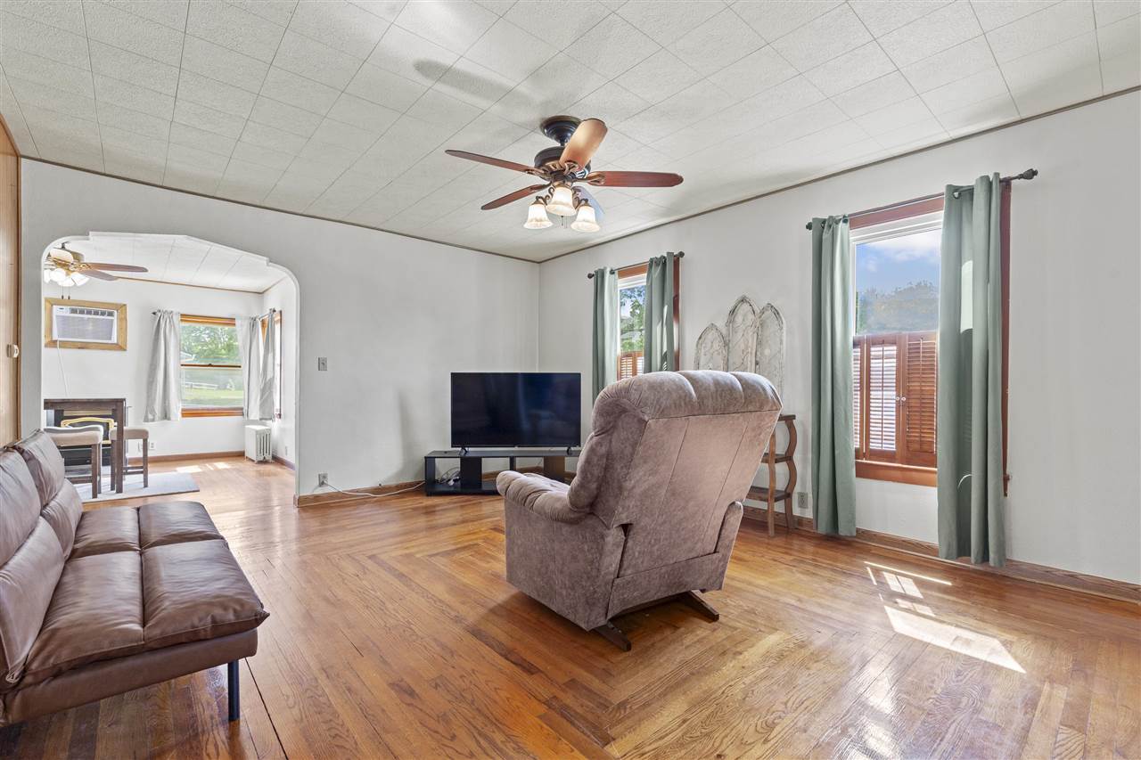 405 6th Avenue Clarence IA 52216