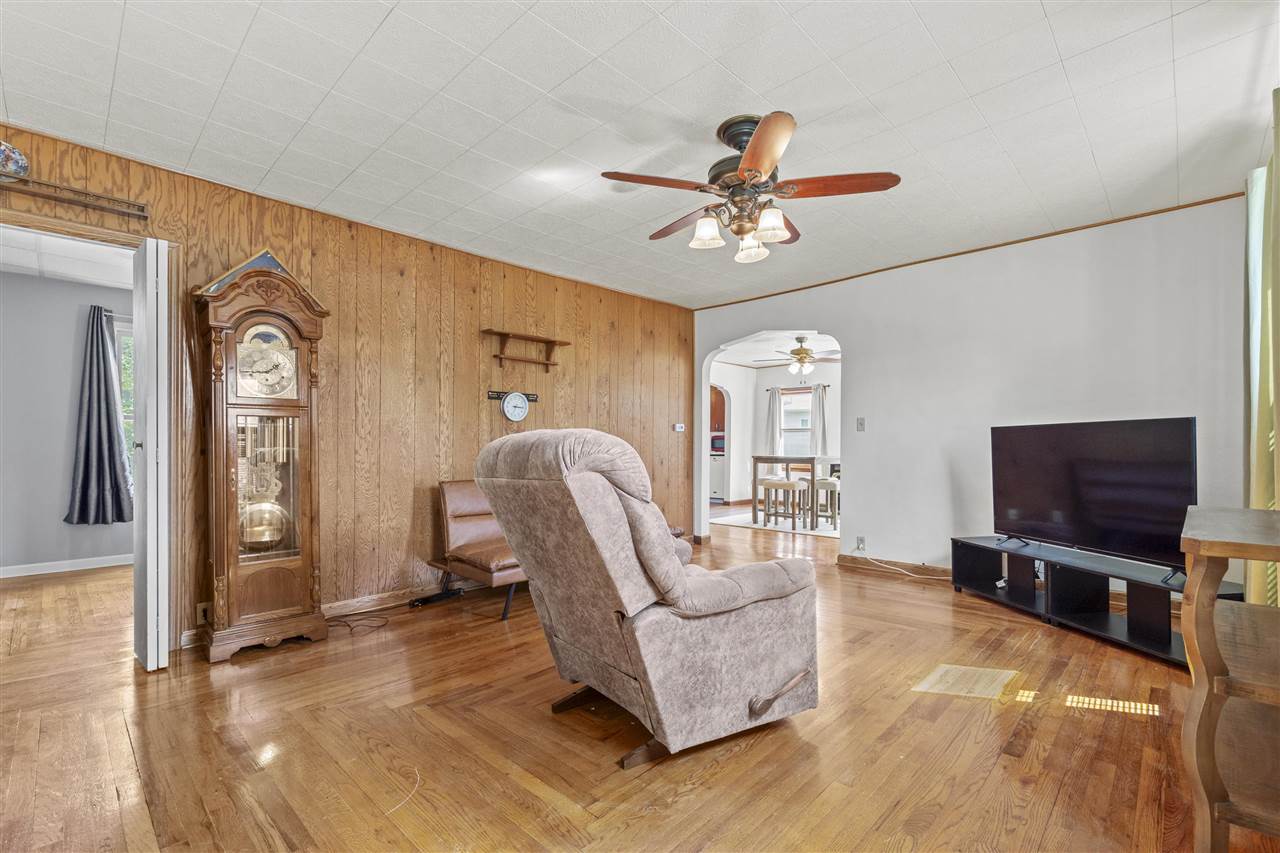 405 6th Avenue Clarence IA 52216