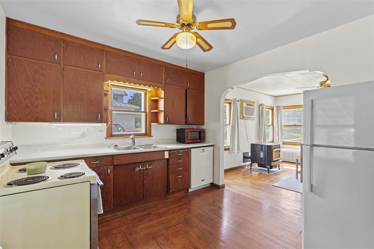 405 6th Avenue Clarence IA 52216