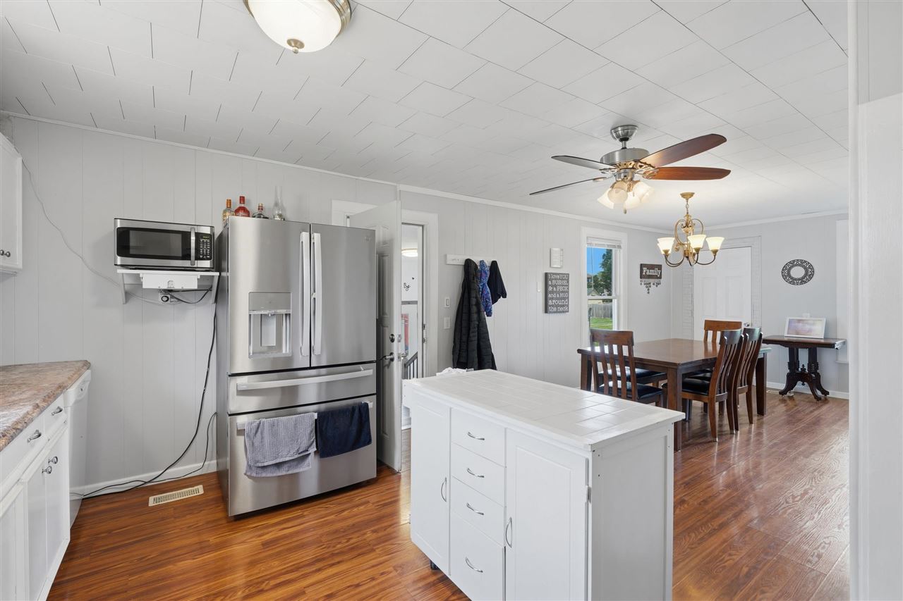 296 W Adams Street Marengo IA 52301