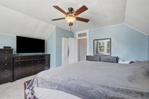 296 W Adams Street Marengo IA 52301