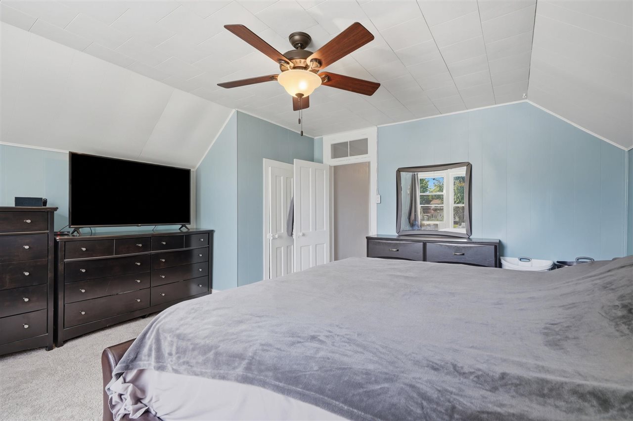 296 W Adams Street Marengo IA 52301