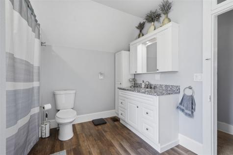 296 W Adams Street Marengo IA 52301