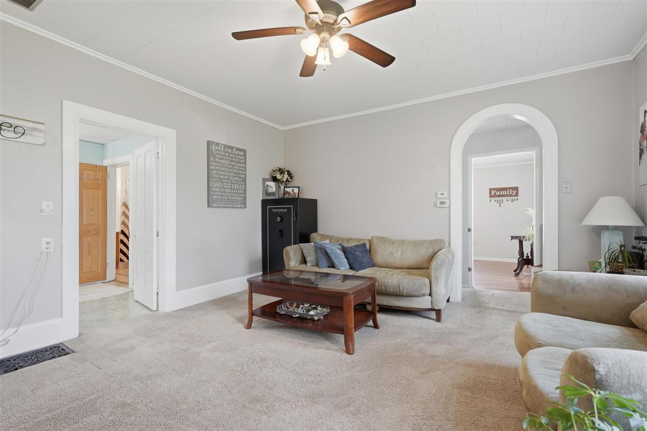 296 W Adams Street Marengo IA 52301