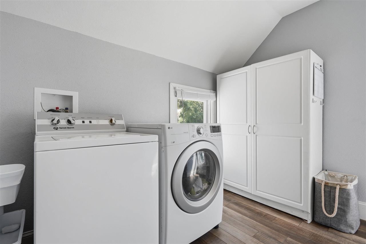 296 W Adams Street Marengo IA 52301
