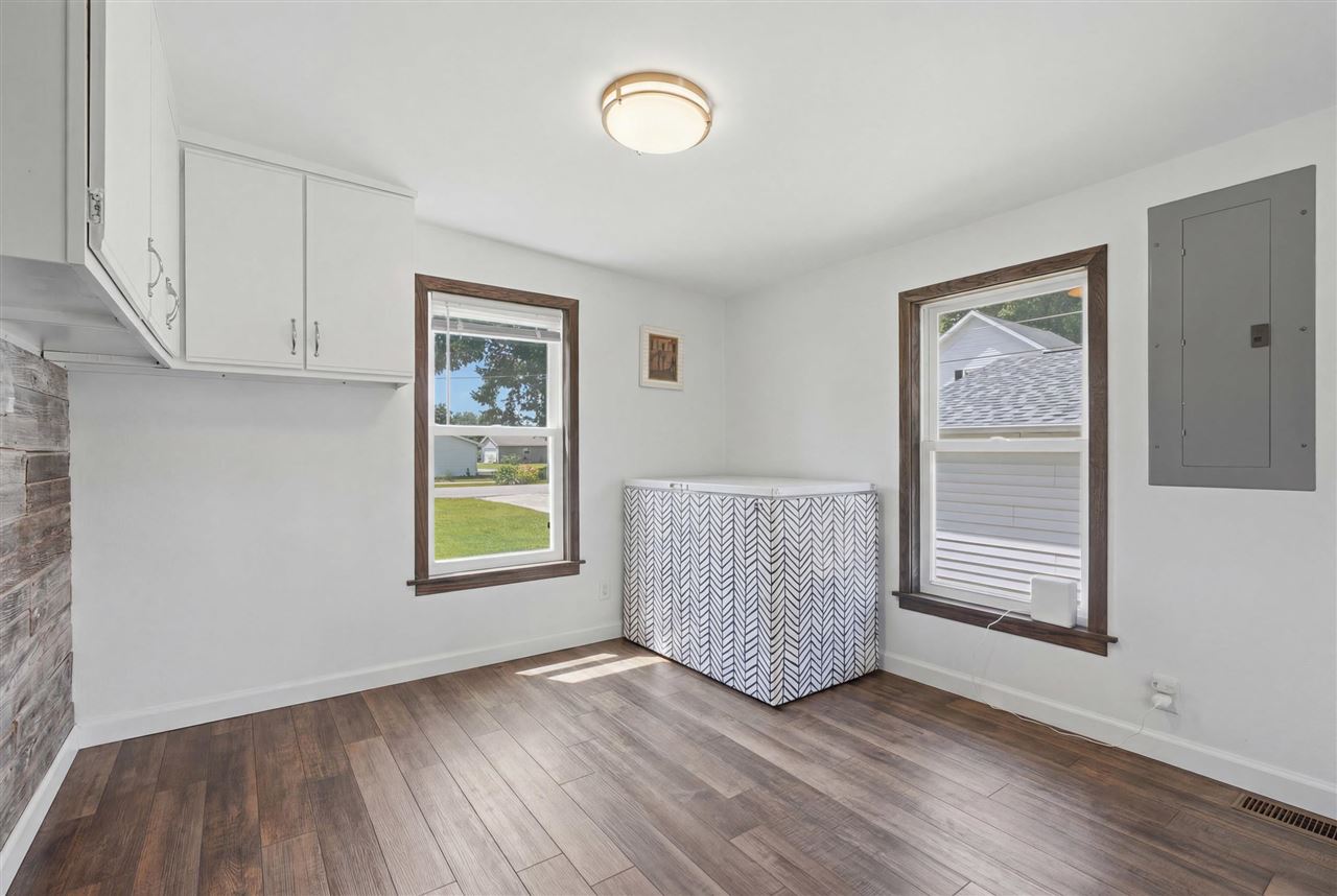 296 W Adams Street Marengo IA 52301