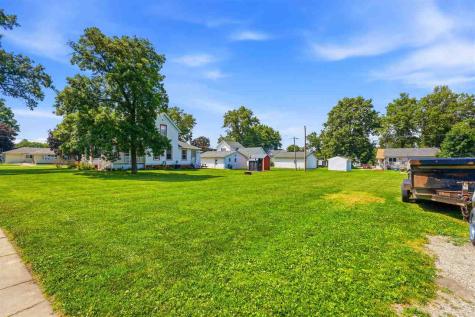 296 W Adams Street Marengo IA 52301