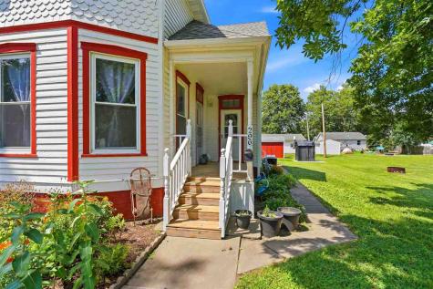 296 W Adams Street Marengo IA 52301