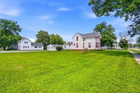 296 W Adams Street Marengo IA 52301