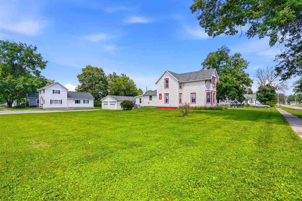 296 W Adams Street Marengo IA 52301