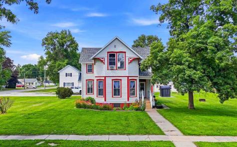 296 W Adams Street Marengo IA 52301
