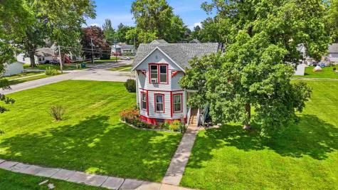 296 W Adams Street Marengo IA 52301