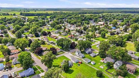 296 W Adams Street Marengo IA 52301