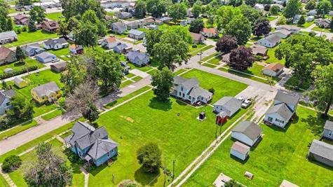 296 W Adams Street Marengo IA 52301