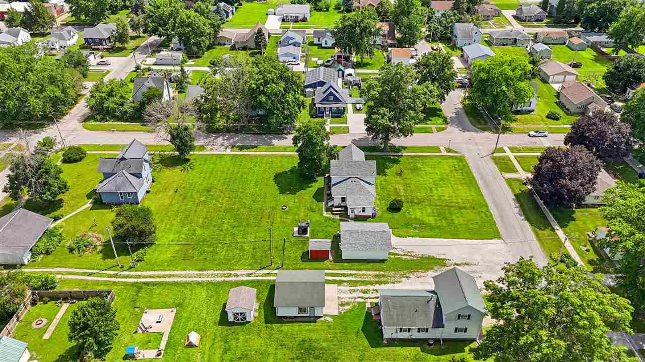296 W Adams Street Marengo IA 52301