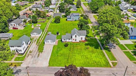 296 W Adams Street Marengo IA 52301