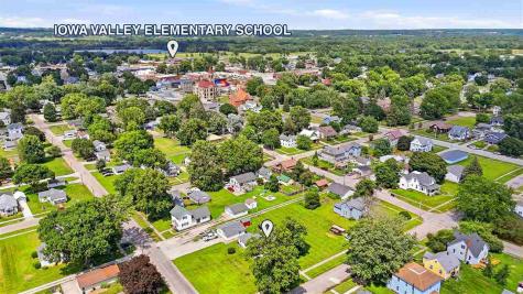 296 W Adams Street Marengo IA 52301