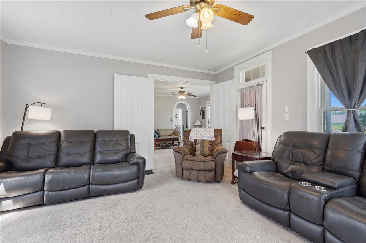 296 W Adams Street Marengo IA 52301