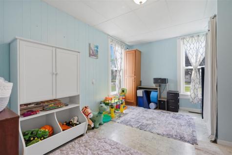 296 W Adams Street Marengo IA 52301