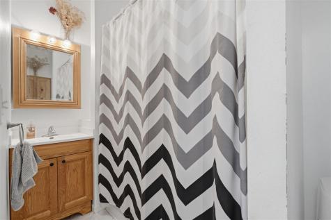 296 W Adams Street Marengo IA 52301