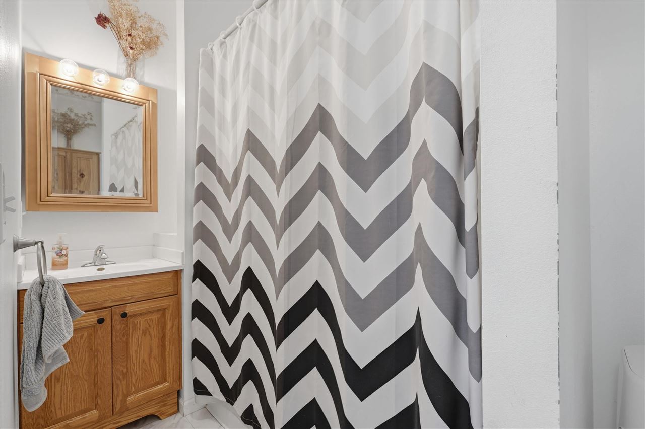 296 W Adams Street Marengo IA 52301