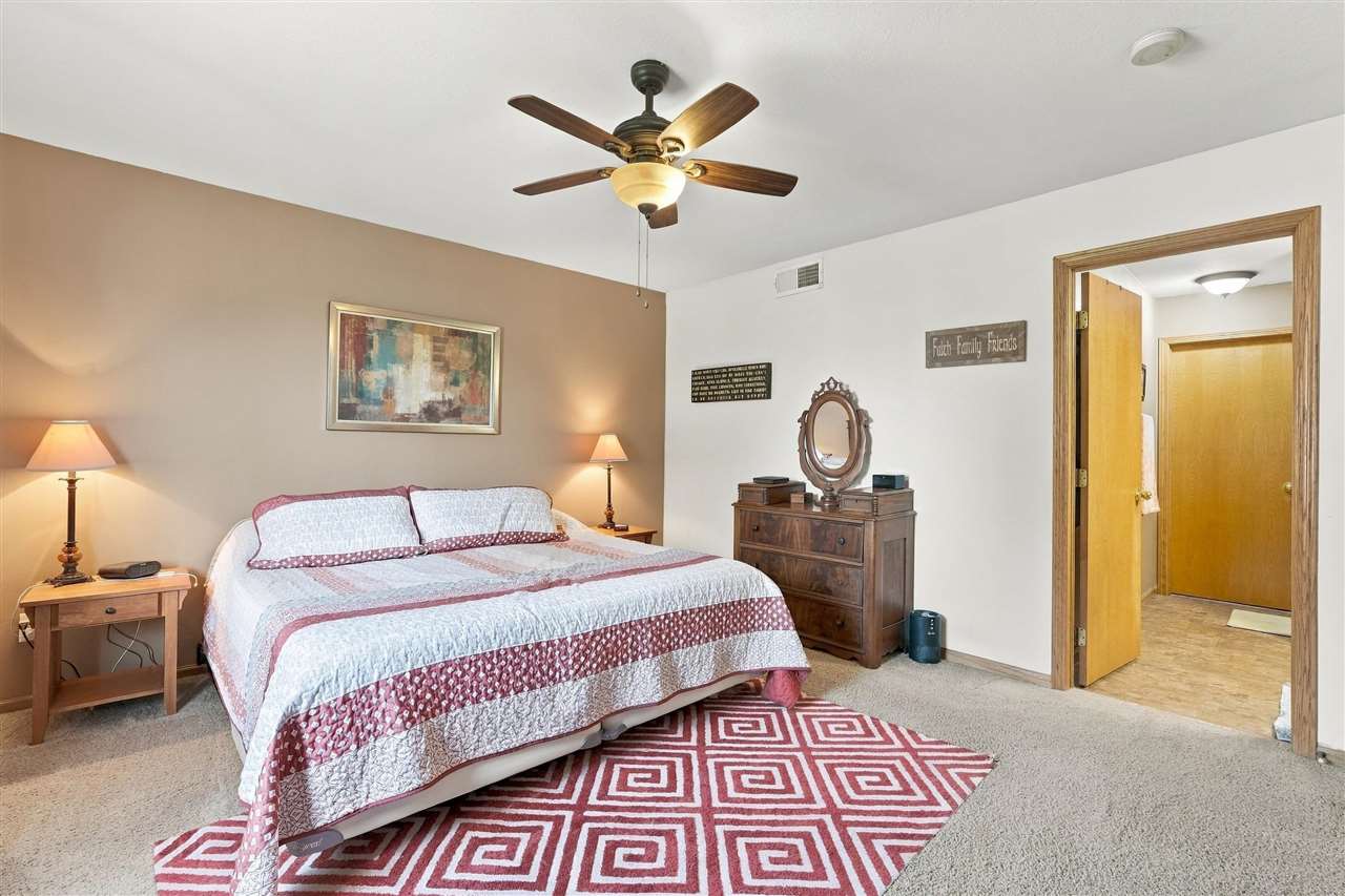 3045 Oxford Street Marion IA 52302