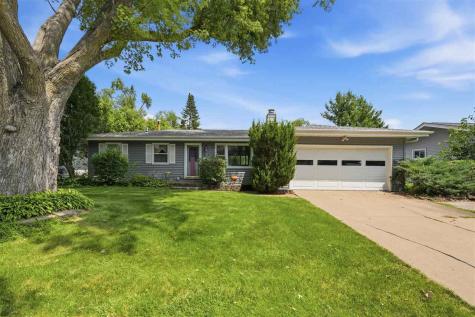 1616 Hollywood Boulevard Iowa City IA 52240