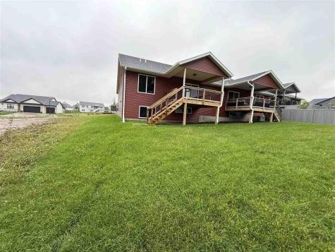 817 Prairie View Drive West Branch IA 52358