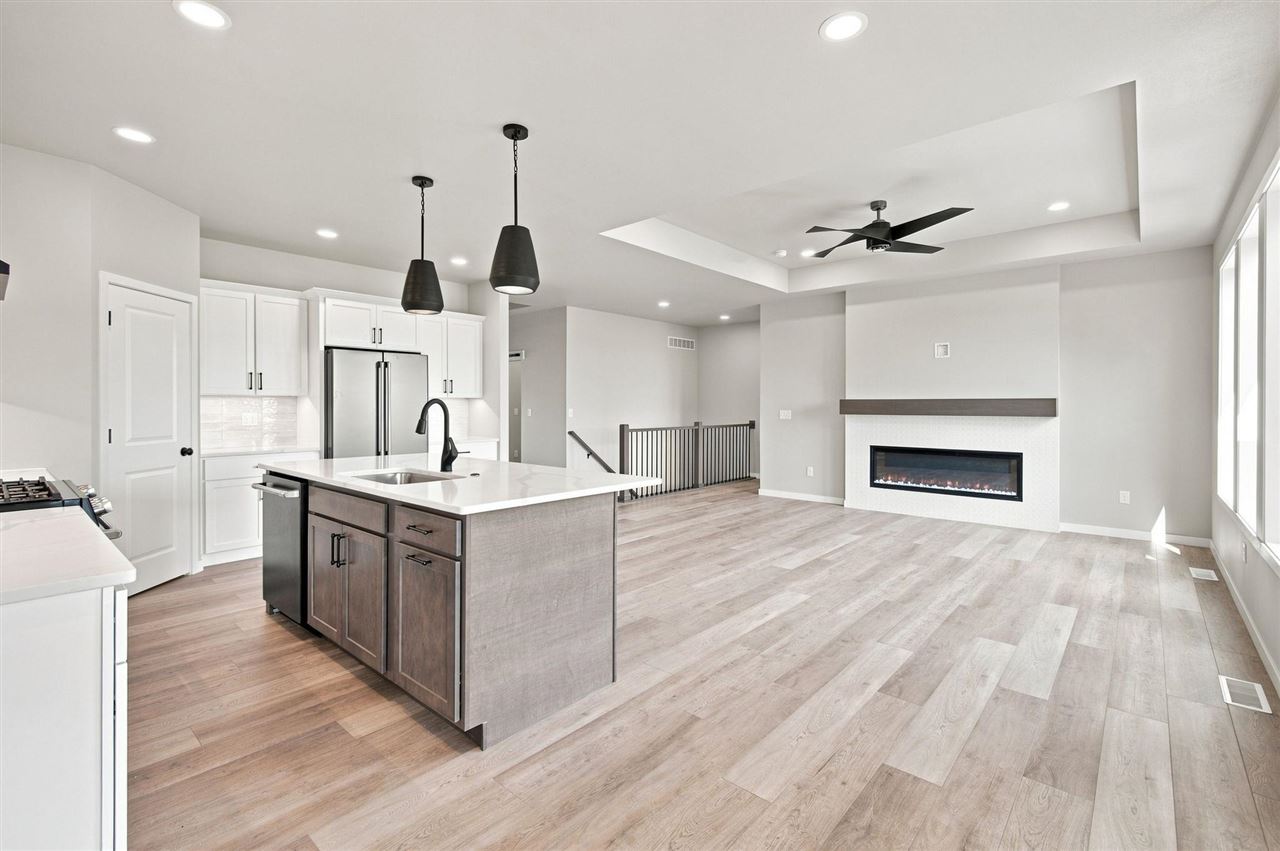 3048 Ridgeview Circle Coralville IA 52241