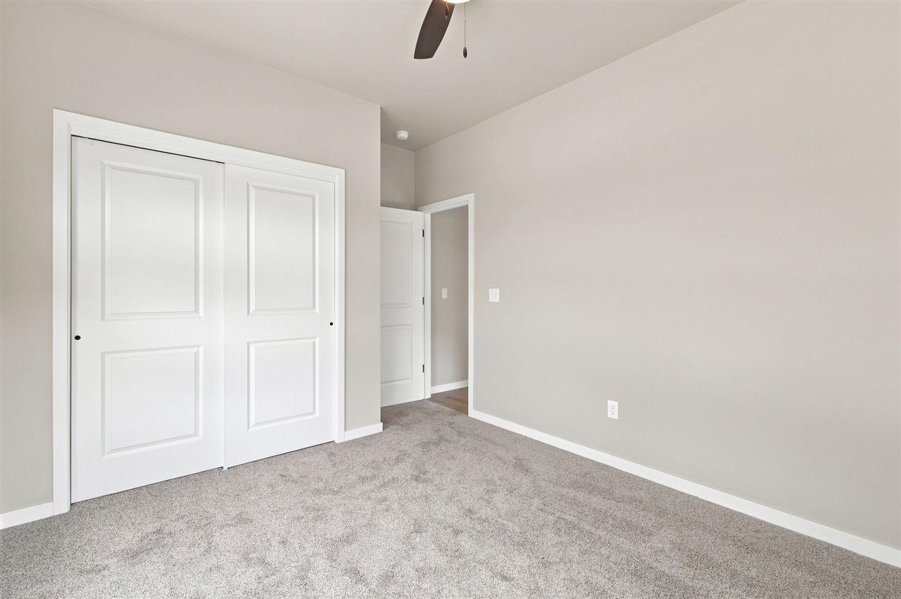 3048 Ridgeview Circle Coralville IA 52241