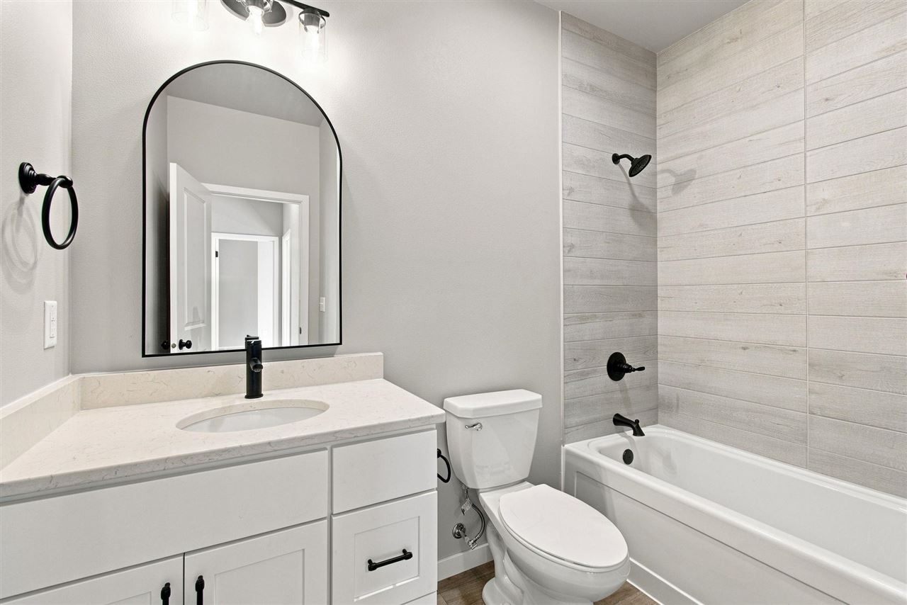 3048 Ridgeview Circle Coralville IA 52241