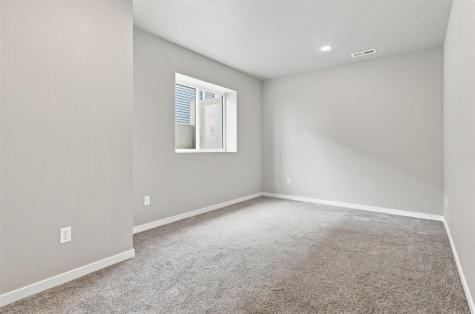 3048 Ridgeview Circle Coralville IA 52241