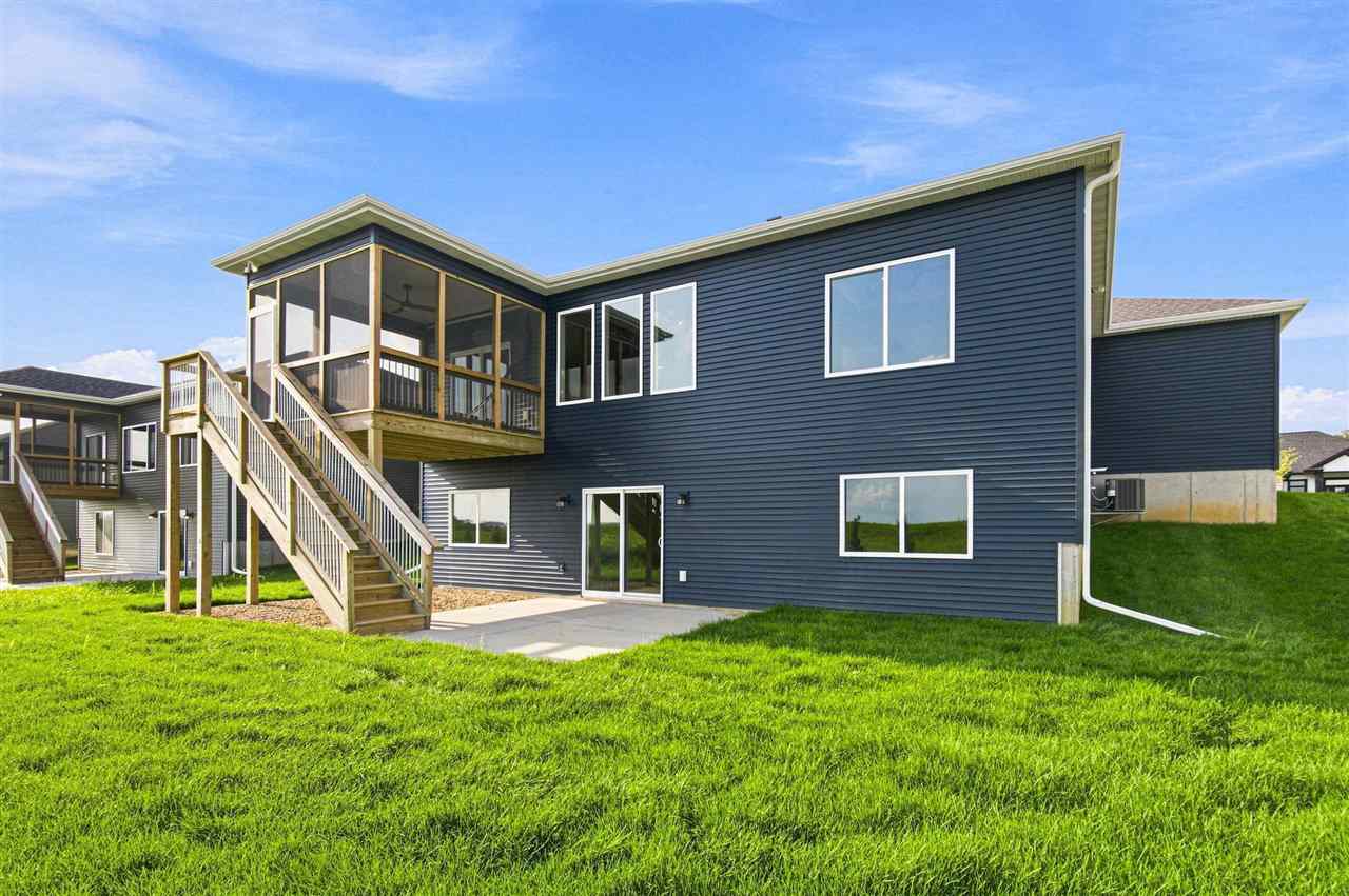 3048 Ridgeview Circle Coralville IA 52241