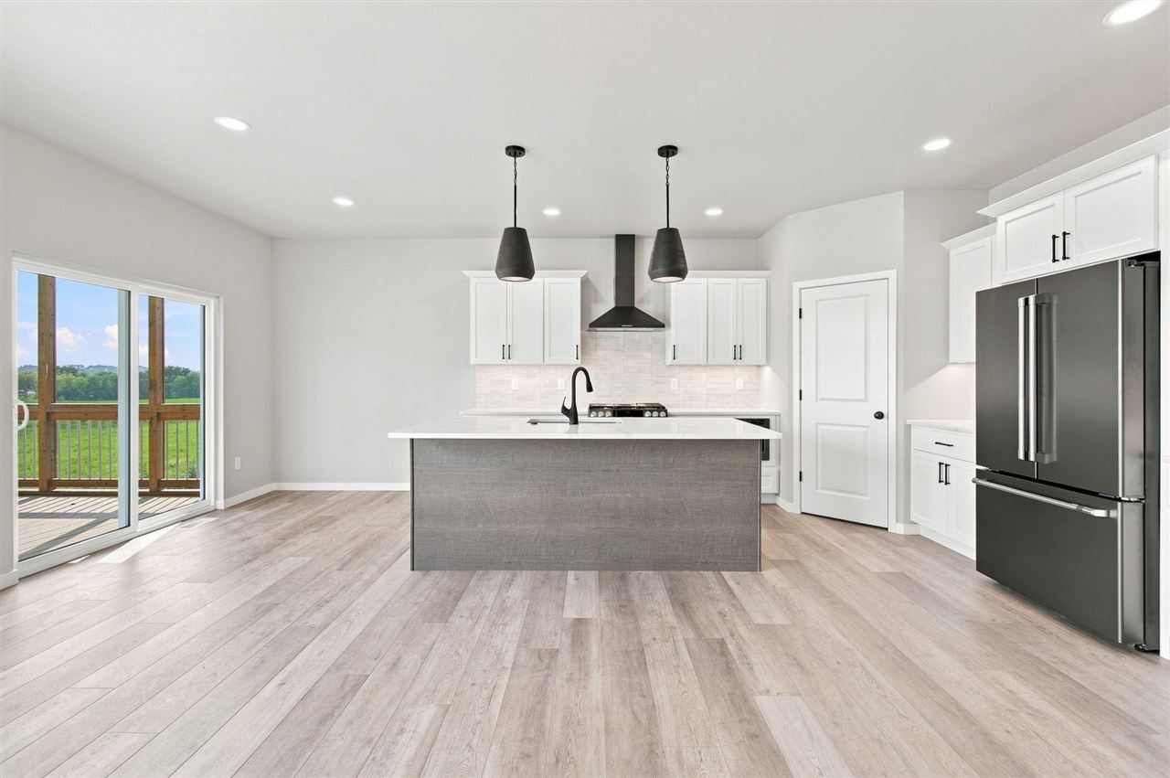 3048 Ridgeview Circle Coralville IA 52241