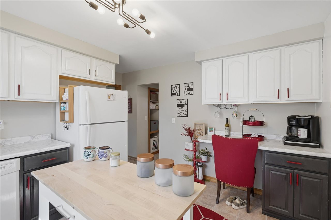 131 E 2nd Street Riverside IA 52327
