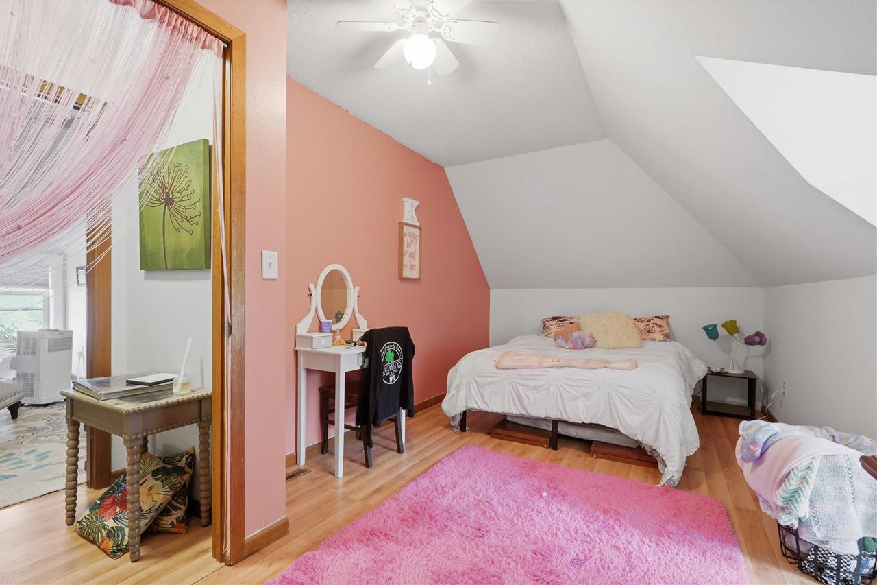 131 E 2nd Street Riverside IA 52327