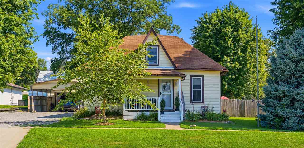 131 E 2nd Street Riverside IA 52327