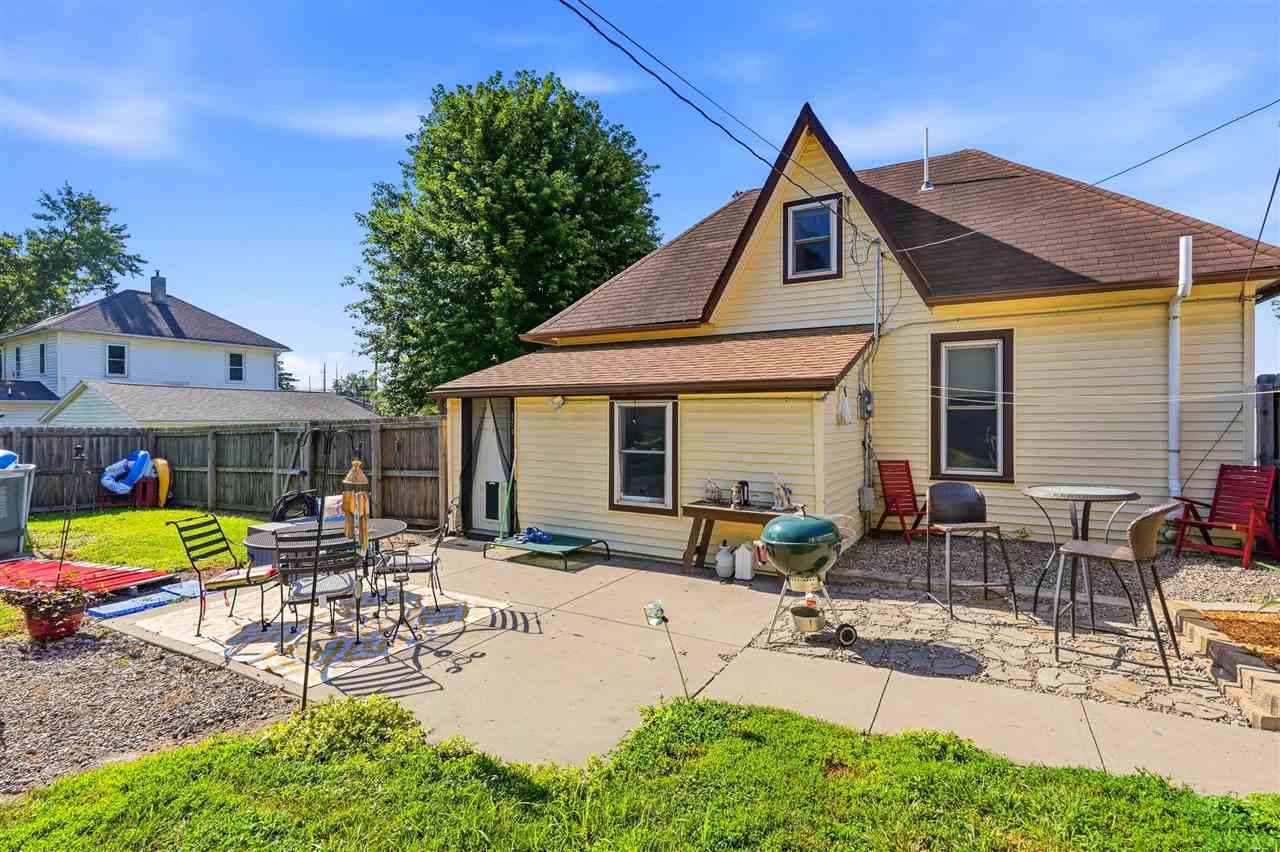 131 E 2nd Street Riverside IA 52327