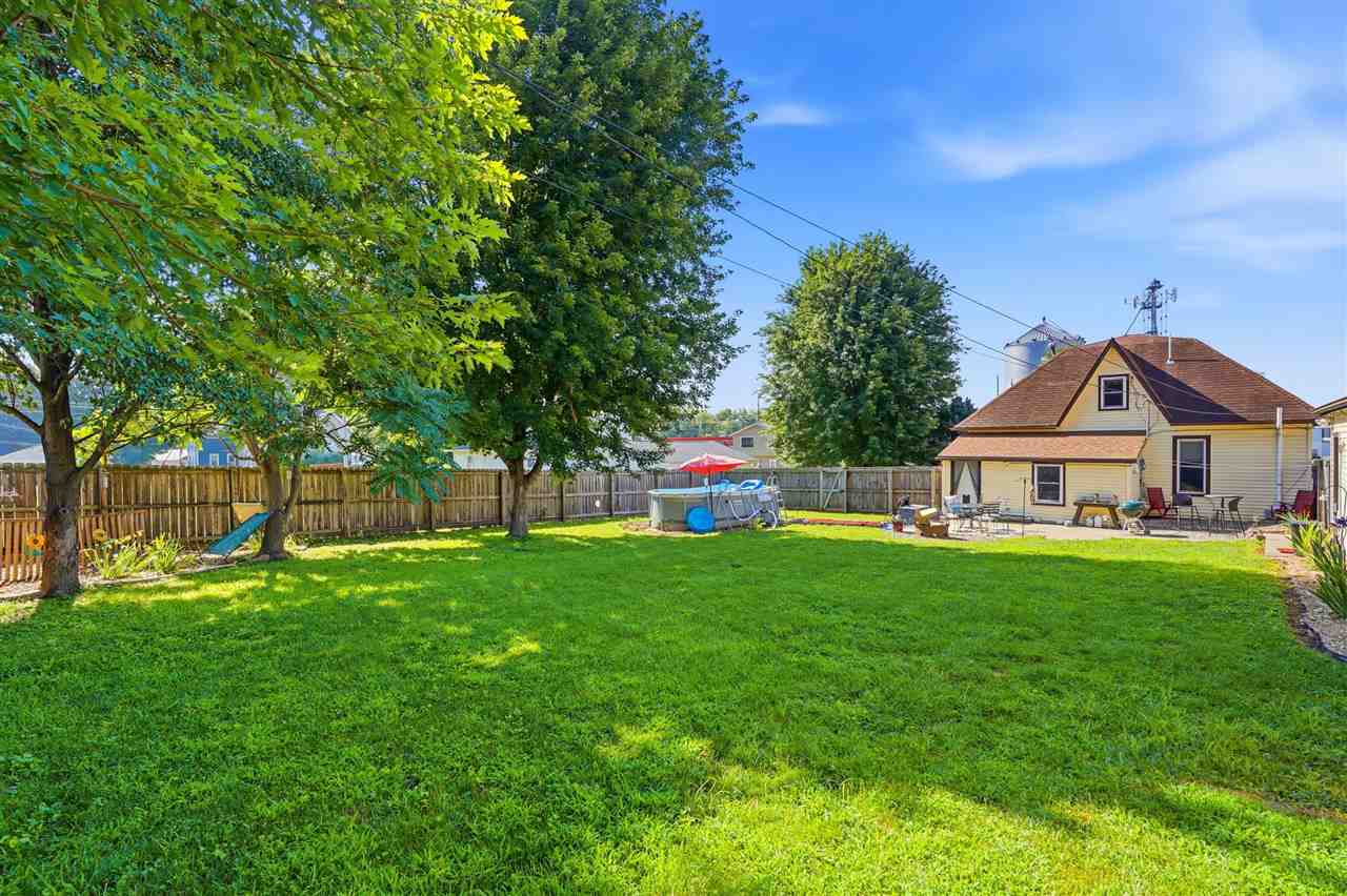 131 E 2nd Street Riverside IA 52327
