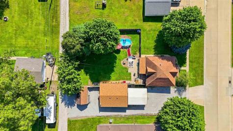 131 E 2nd Street Riverside IA 52327