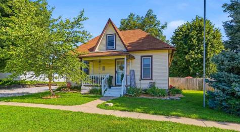 131 E 2nd Street Riverside IA 52327