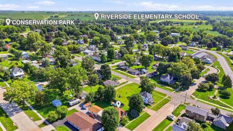 131 E 2nd Street Riverside IA 52327