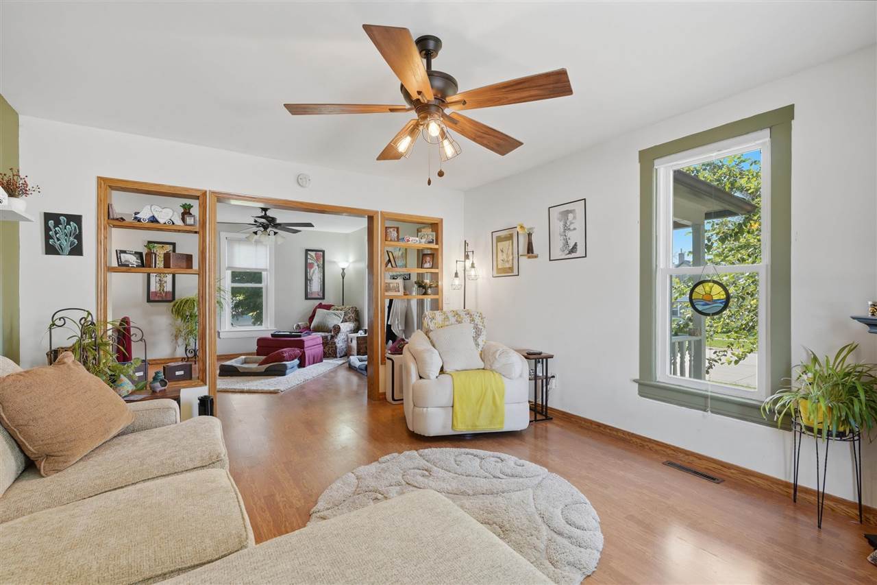 131 E 2nd Street Riverside IA 52327