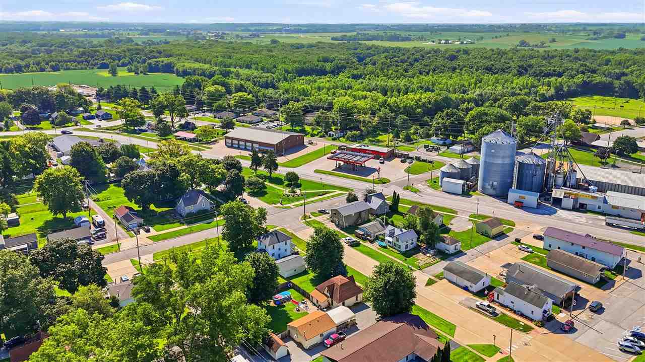 131 E 2nd Street Riverside IA 52327