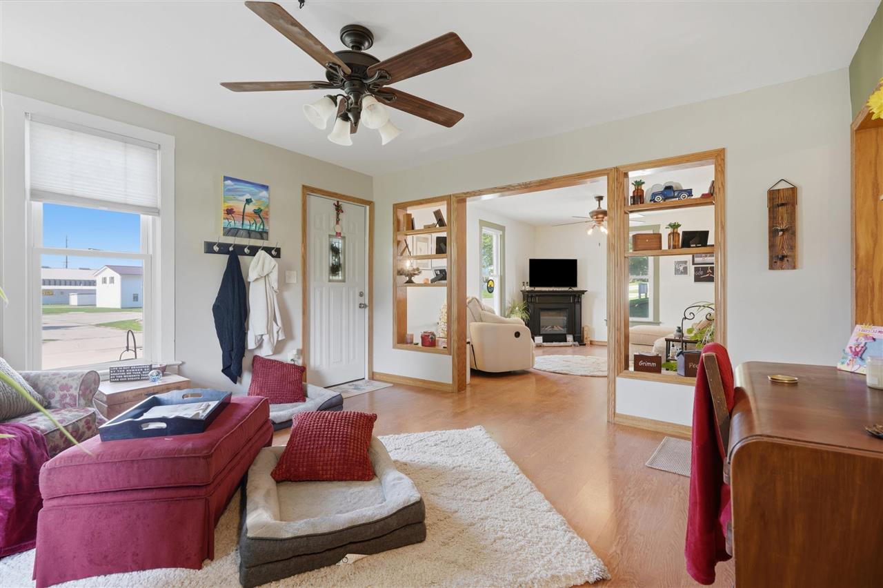 131 E 2nd Street Riverside IA 52327