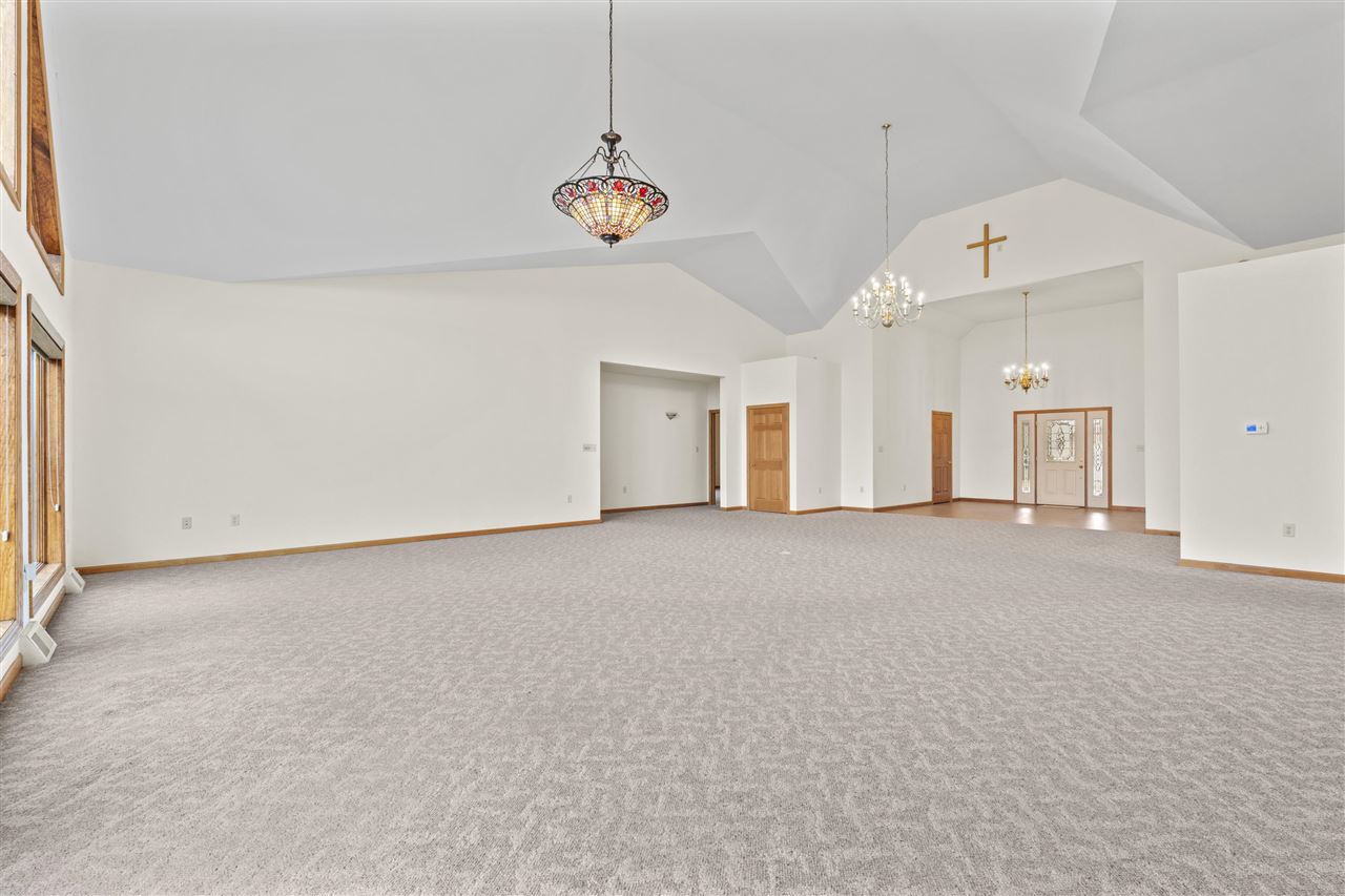 101 E 13th Street IA 50674