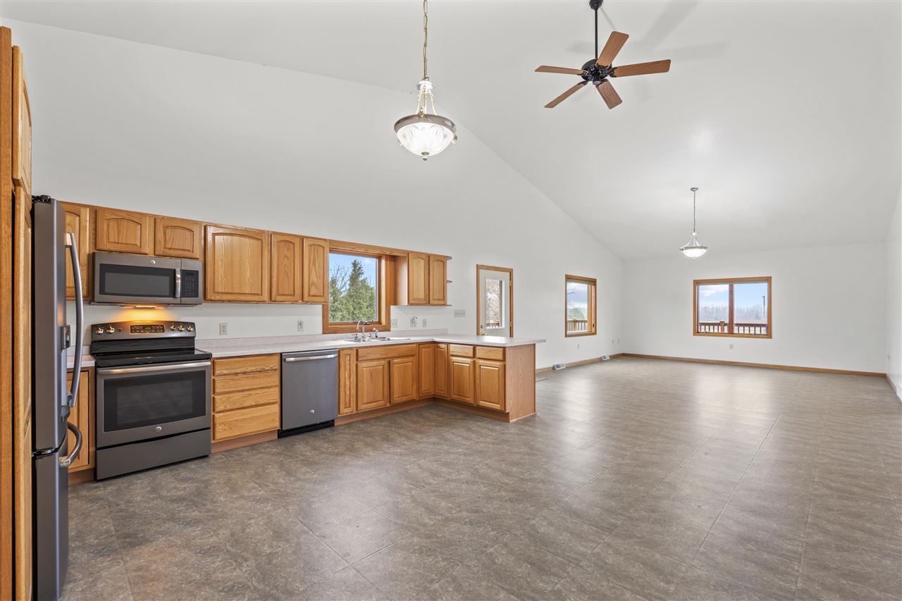 101 E 13th Street IA 50674