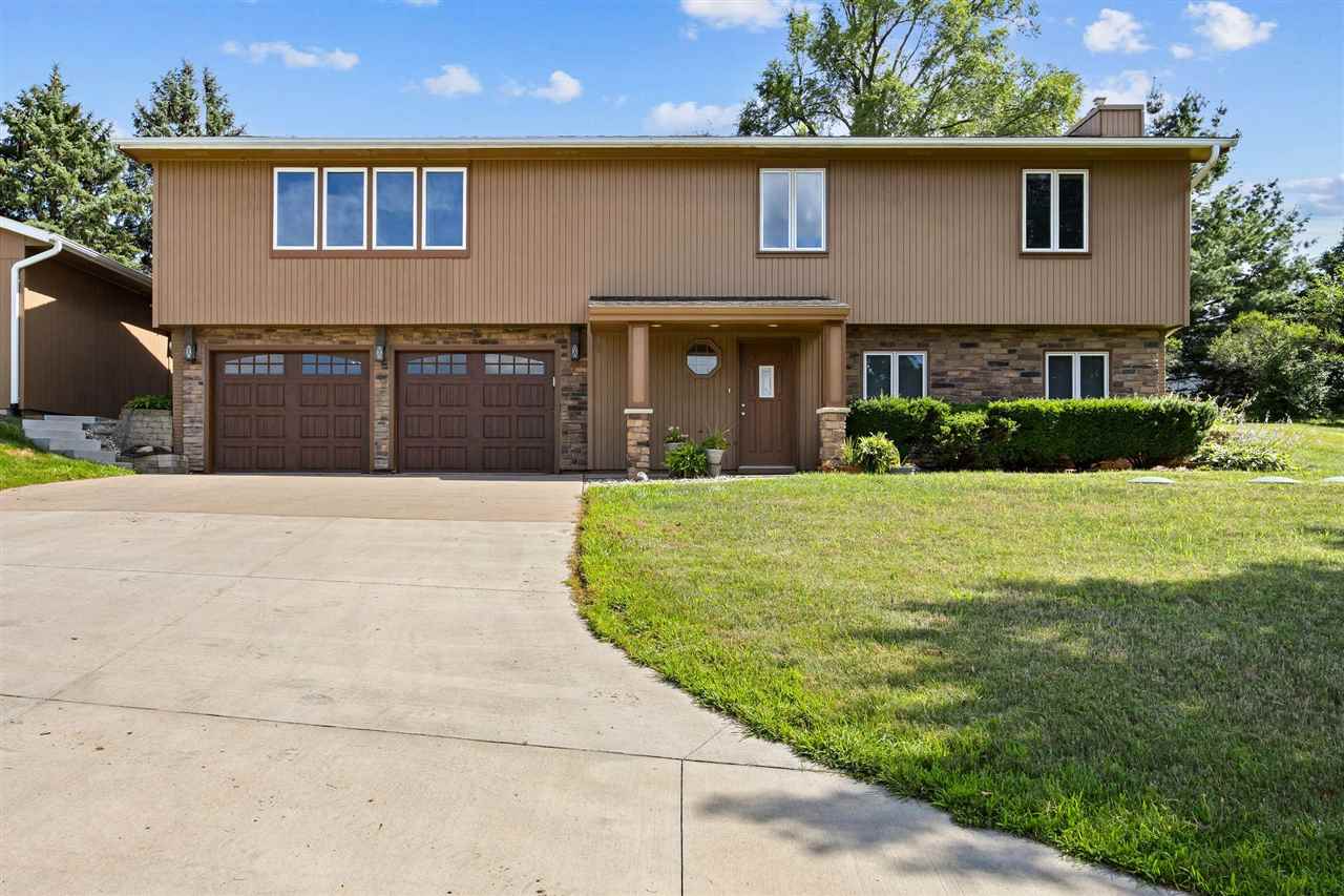 3671 Olde Oak Lane SW Iowa City IA 52240